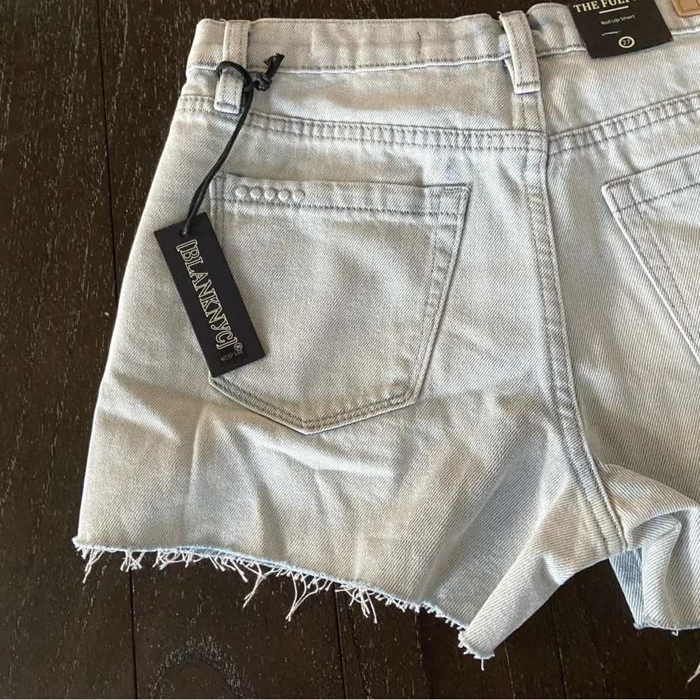 BLANK NYC The Fulton Light Wash Raw Hem Blue Jean High Waist Shorts Size 27‎ NWT
